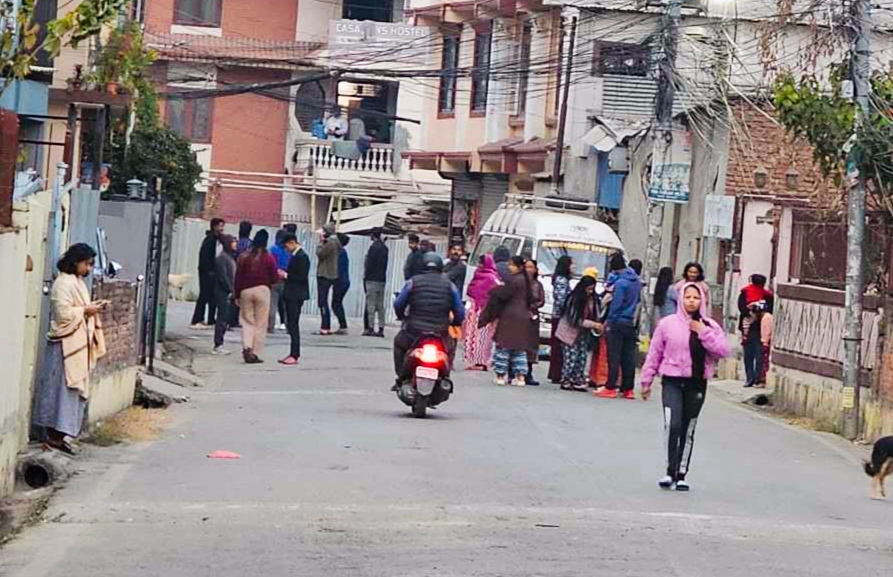 काठमाडौंमा बुधबार बिहान ९ बजेर ३७ मिनेट जाँदा भूकम्पको धक्का
