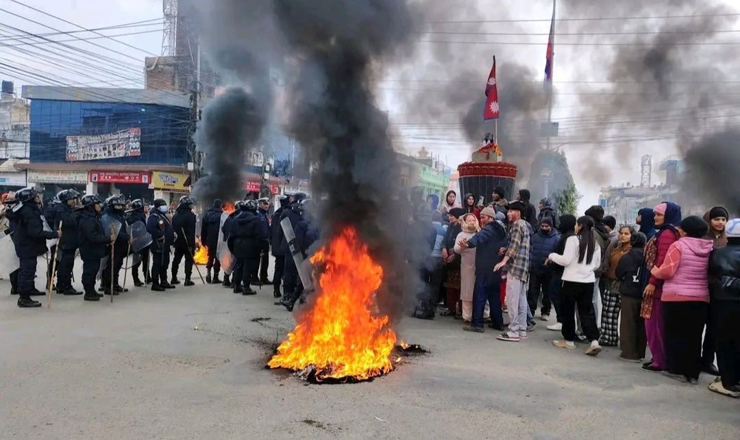 तुलसीपुर बन्द बसको ठक्करबाट मृत्यु भएका तिर्सना घर्ती मगरको परिवार आन्दोलीत,