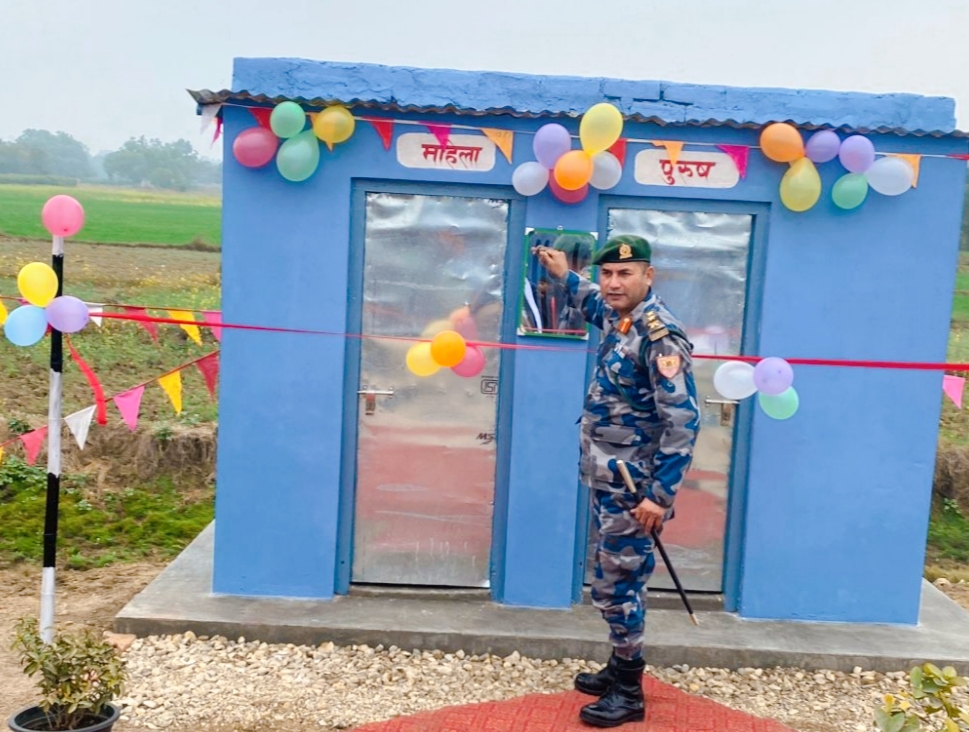 बाँके सिमानाकामा सशस्त्र प्रहरी ३० गणद्वारा शौचालय,खानेपानी र प्रतीक्षालयको निर्माण 