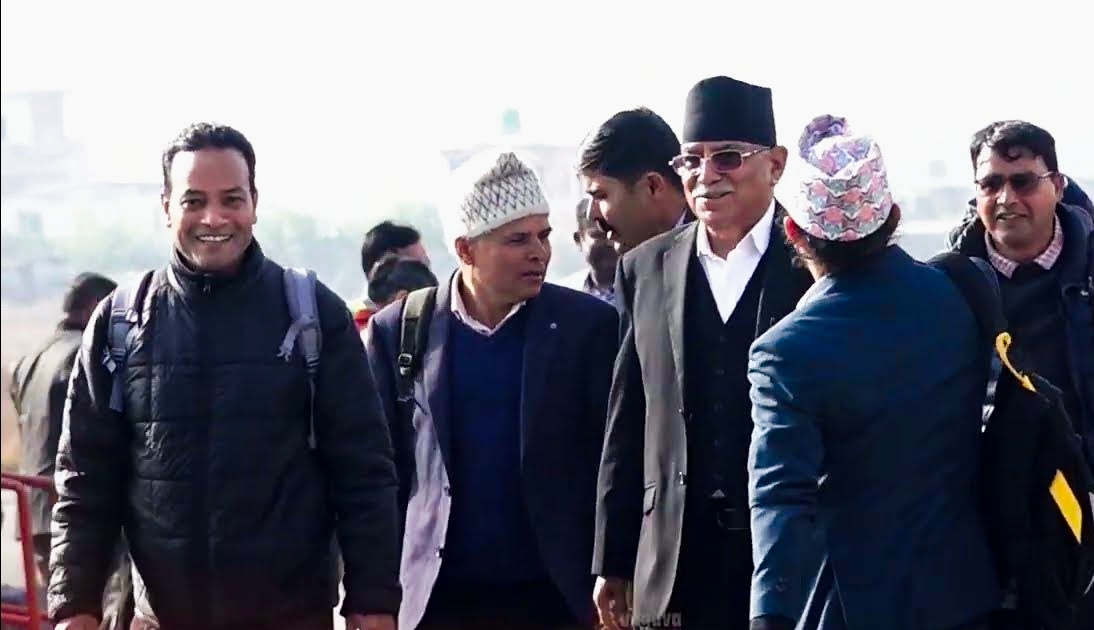 नेकपा माओवादी केन्द्रका अध्यक्ष पुष्पकमल दाहाल प्रचण्ड दाङको तुल्सीपुरमा