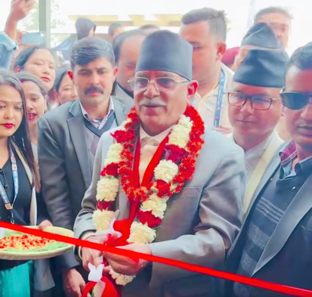 दाङको सिसहनियामा राप्ती आधारभुत अस्पतालको पुर्व प्रधानमन्त्री प्रचण्डद्वारा उद्घाटन