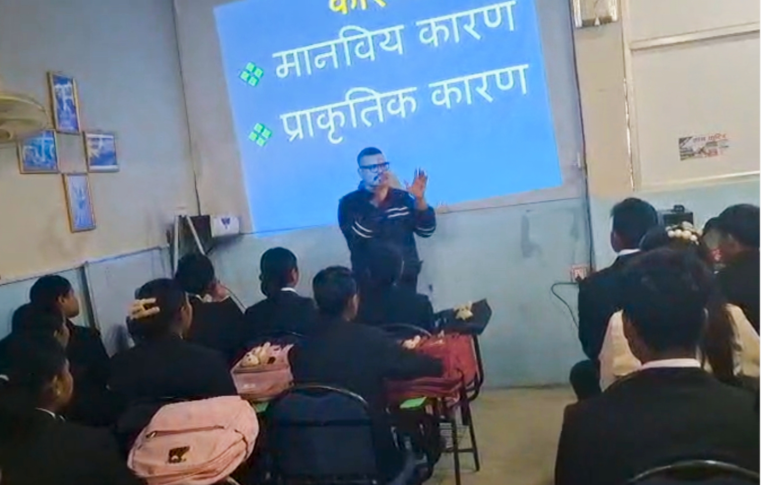 सडक सुरक्षा,जीवनको रक्षा :अभियान लिएर स्कुल र सडकमा सचेतना वरिष्ठ सइ आचार्य,