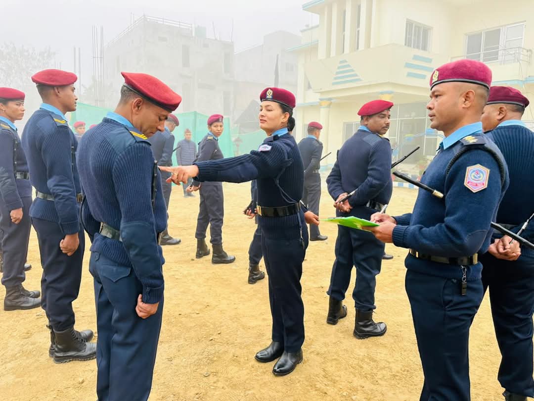 ईप्रका गढवा प्रमुख प्रहरी निरीक्षक कालिका कार्कीद्वारा साप्ताहिक निरीक्षण,