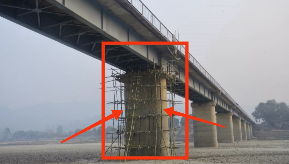 पुर्व पश्चिम् राजमार्गको वागमती नदीको पुलको बिम चर्कियाे खतराको संकेत,