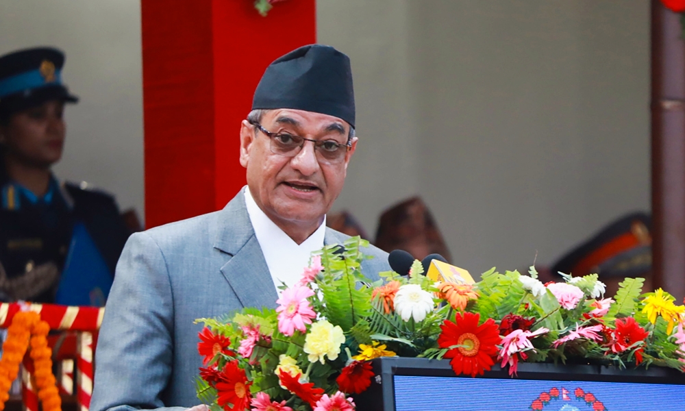 गृहमन्त्री रमेश लेखकले ड्युटी खटिएका प्रहरीमाथि कुटपिट गर्नेलाई कारबाही गर्न निर्देशन,