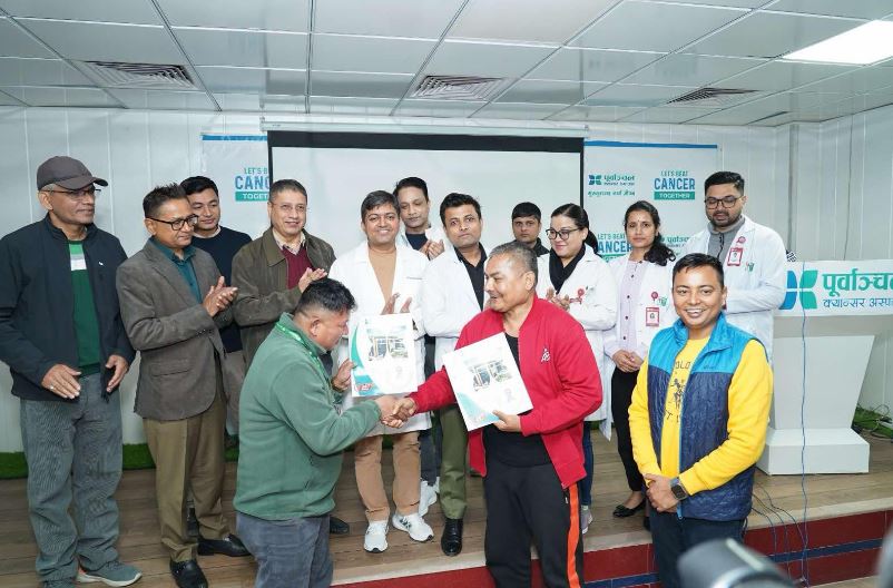 दुर्गा प्रसाईँले बिरामीलाई निःशुल्क हवाई टिकट यती एयरलाइन्स र क्यान्सर अस्पतालबीच सम्झौता
