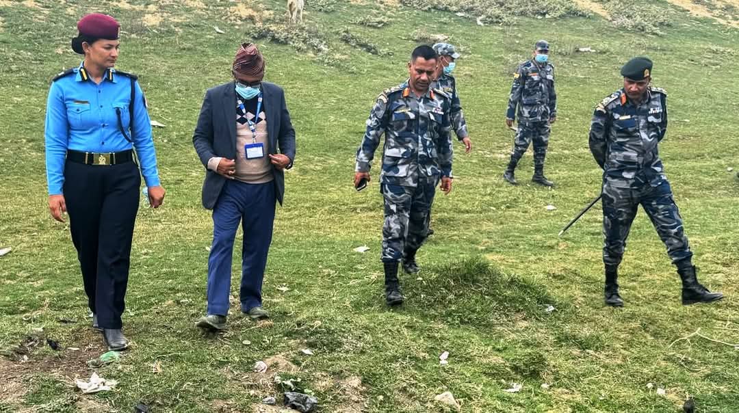 सुरक्षाको पहुँचबाट टाढा रहेको ग्रामीण क्षेत्रमा ईप्रका गढवाको कमान्डमा पेट्रोलिङ गस्ती,