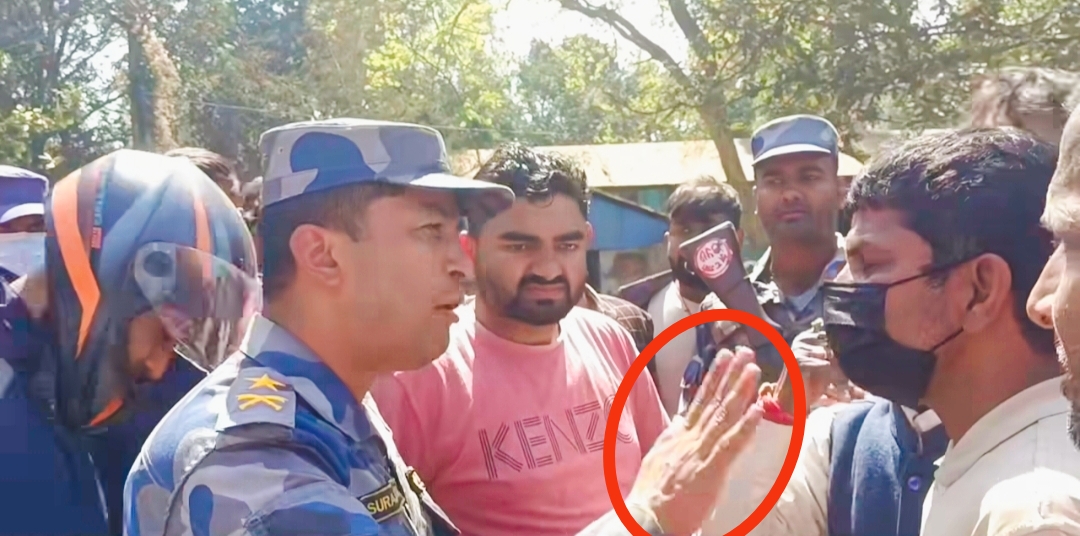 धनुषा सिमा सशस्त्र डिएसपी सुरज रिजाल विरुद्ध स्थानीयहरुद्वारा कार्वाहीको माग गर्दै आन्दोलन,