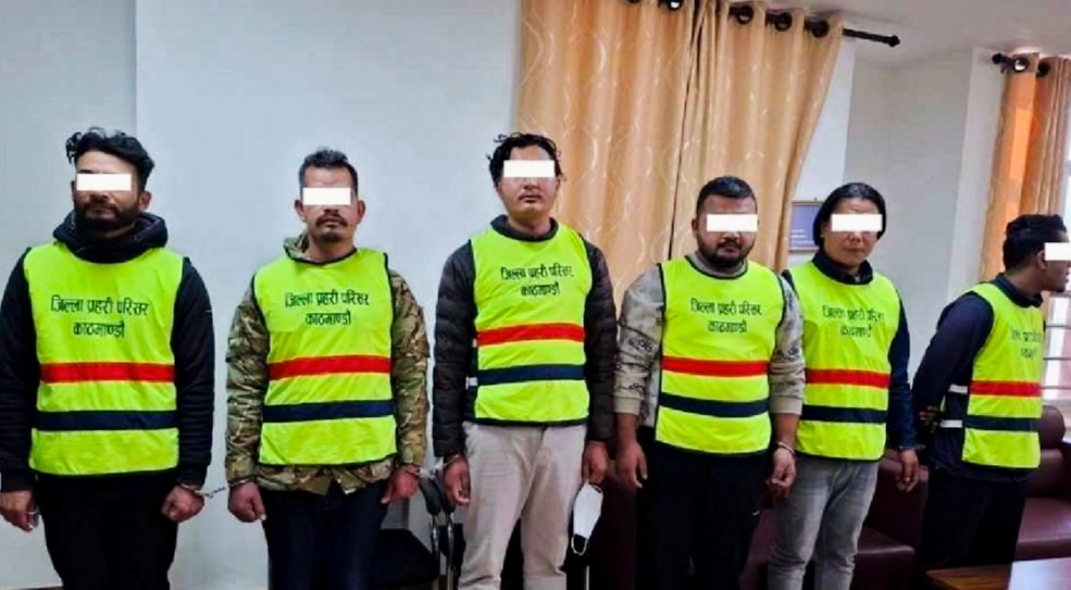 लुटपाट गरेको आरोपमा नेपाल प्रहरीको २ सशस्त्र प्रहरी १ सहित ६ जना पक्राउ,