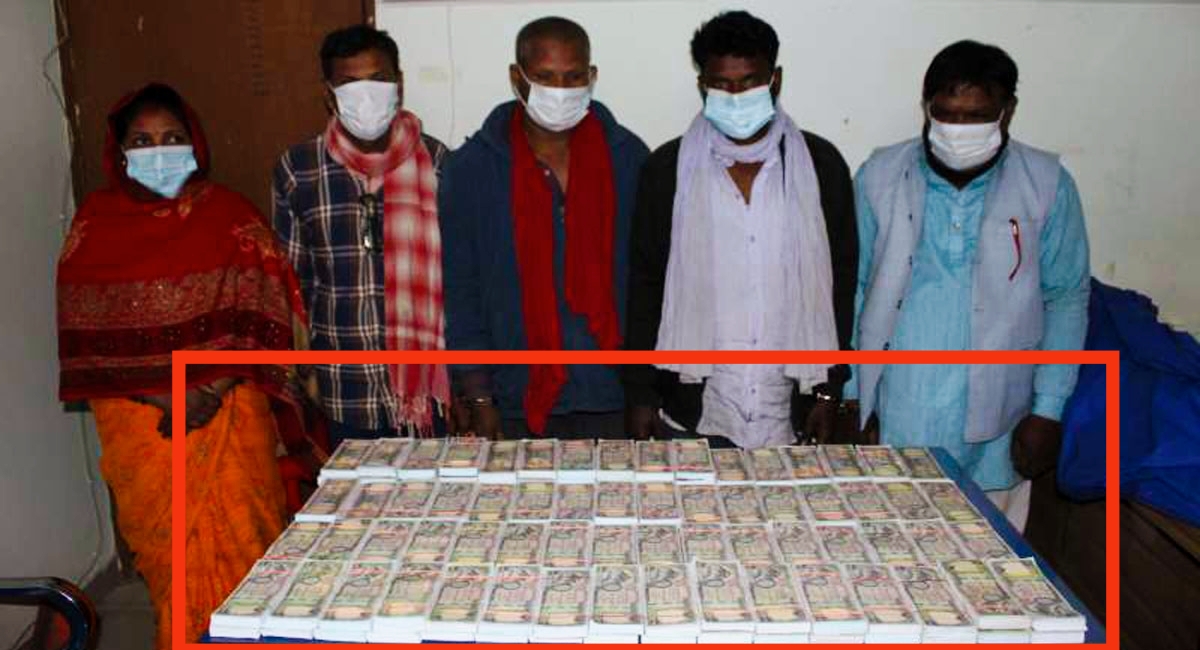 सर्लाही प्रहरीले सदरमुकाम मलङ्गवाबाट नेपाली नक्कली नोटसहित ५ जना पक्राउ,