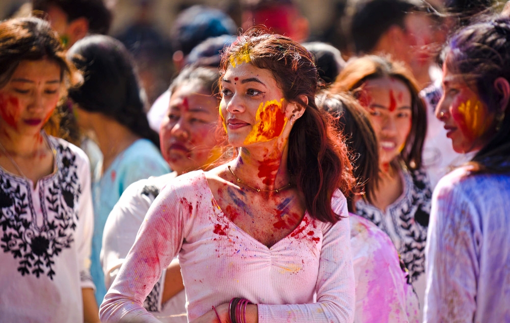शुक्रबार तराई–मधेशका जिल्लाहरुमा होली पर्व मनाइँदै,सार्वजनिक बिदा