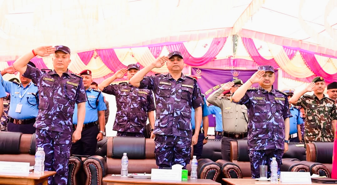 नवलपरासीमा कमान्डो तालिमको दीक्षान्त समरोह आईजिपी दिपक थापाद्वारा प्रशंसा पत्र प्रदान