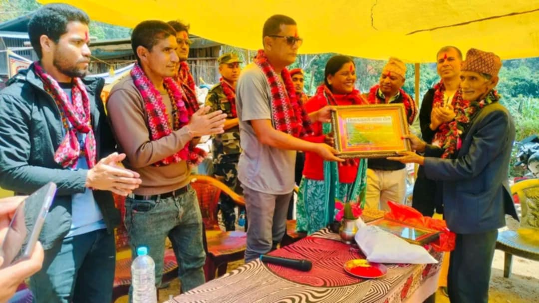 राजपुर गाउँपालिका वडा नम्बर-७ सिमगजमरी नाकामा गरामिन मोटर बाटोको उद्घाटन