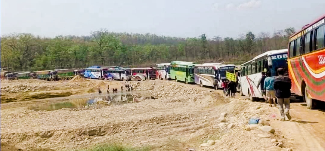नवलपरासी बर्दघाट सुस्तापूर्वको अवरुद्ध भएको सडक पुनः सञ्चालनमा आयो,