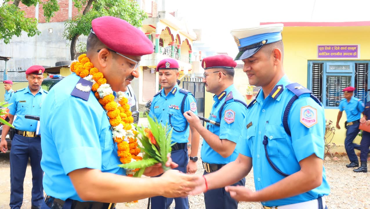 लुम्बिनी प्रदेश डिआईजी राजेन्द्र प्रसाद भट्टद्वारा जिल्ला प्रहरी कार्यालय बाँकेको अनुगमन,
