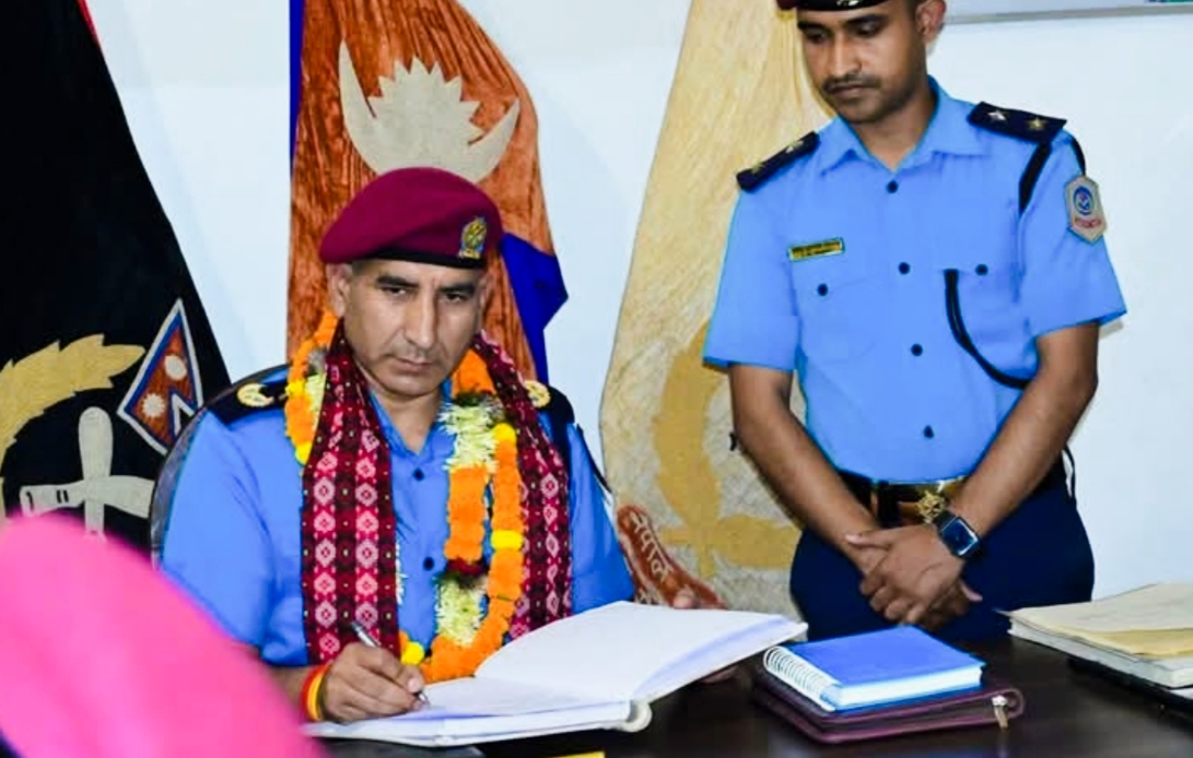 डिआईजी उमाप्रसाद चतुर्वेदीले मधेश प्रदेश प्रहरी प्रमुखको जिम्मेवारी बिहीबार सम्हाले