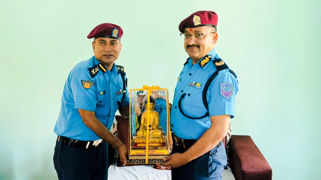 लुम्बिनी प्रदेश डिआईजी राजेन्द्र प्रसाद भट्टद्वारा जिल्ला प्रहरी कार्यालय रुपन्देहीको निरीक्षण निर्देशन,