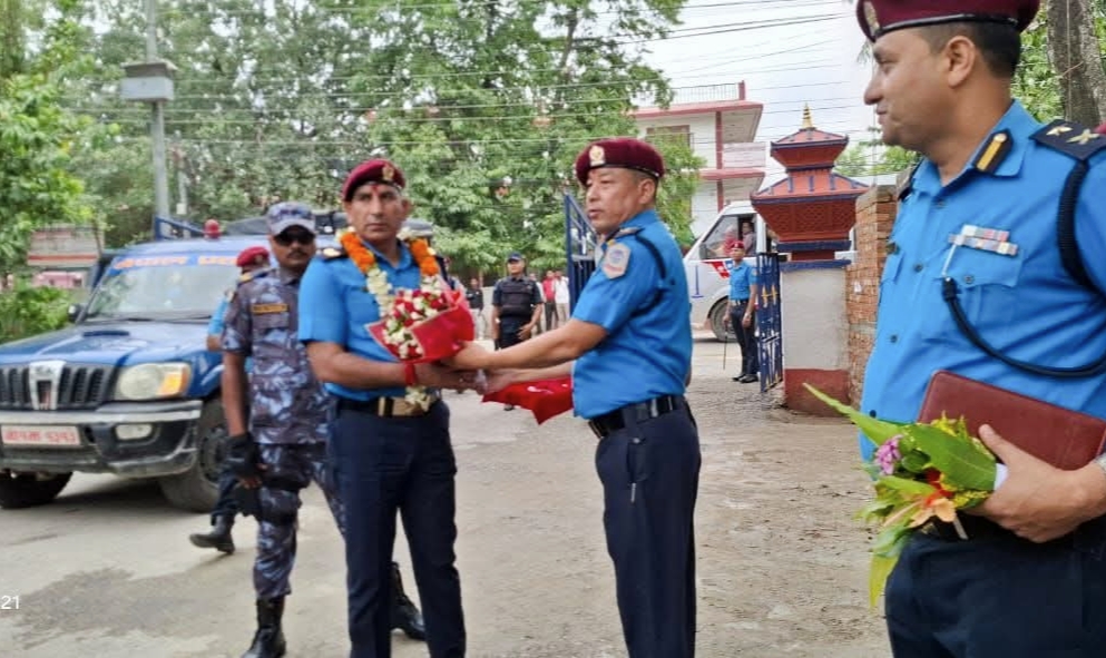 डिआईजी उमा प्रसाद चतुर्वेदी जिल्ला प्रहरी कार्यालय बाराको निरीक्षण एवं निर्देशन,