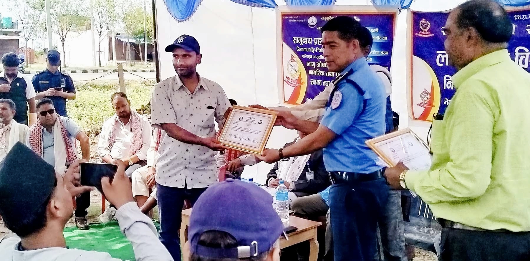 नागरिक संवाद कार्यक्रममा बाँकेका पत्रकार मंसूर इदरीसीलाई विशेष सम्मान,
