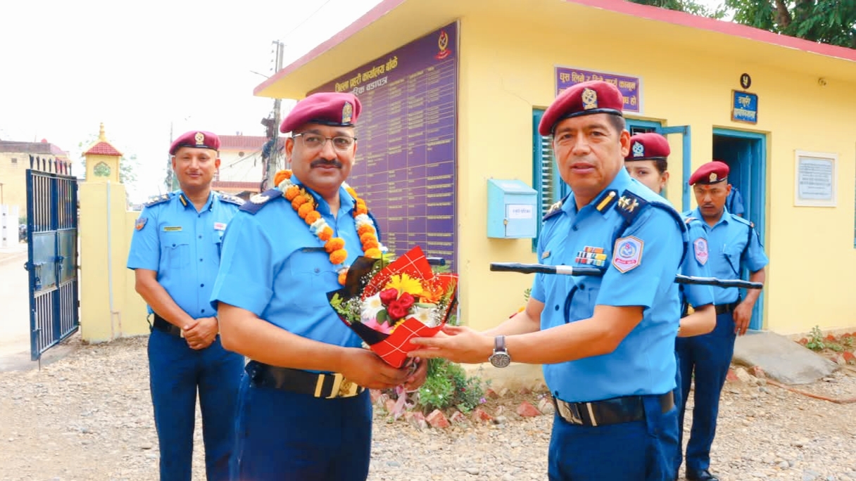 लुम्बिनी प्रदेश डिआईजी राजेन्द्र प्रसाद भट्टद्वारा जिल्ला प्रहरी कार्यालय बाँकेको अनुगमन निर्देशन,
