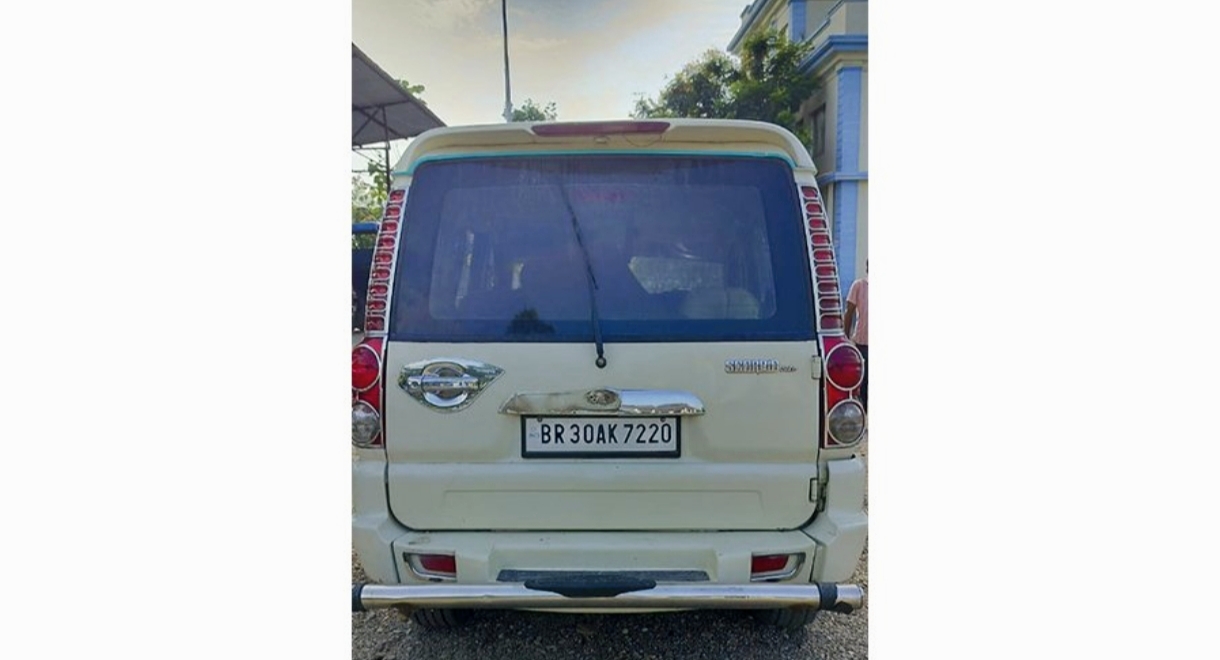 चेकजाँचको क्रममा १५ लाखको सुन चाँदीको गरगहनासहित भारतीय नम्बरको स्कर्पियो पक्राउ