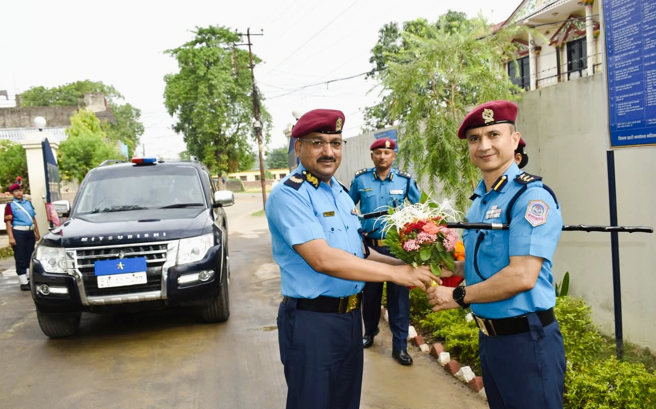 लुम्बिनी प्रदेश डिआईजी राजेन्द्र प्रसाद भट्टद्वारा जिल्ला प्रहरी कार्यालय कपिलबस्तुको अनुगमन