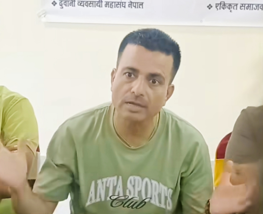 यातायात व्यवसायीले सोमबारदेखि अनिश्चित कालिन बन्दको घोषणा सहयोग गर्न अध्यक्ष हमालको अपिल,