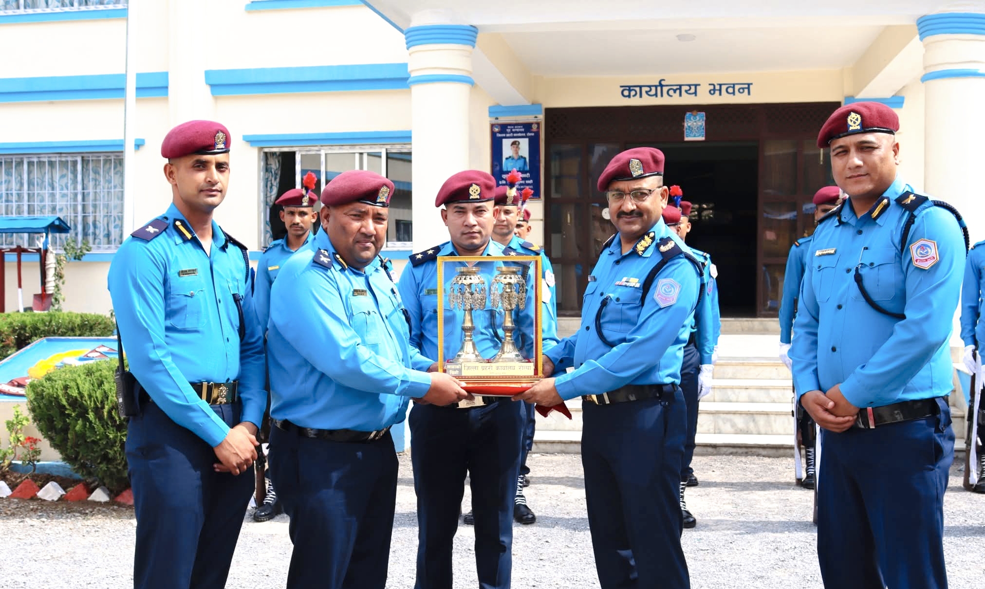 लुम्बिनी प्रदेश प्रहरी प्रमुख डिआईजी राजेन्द्र भट्टद्वारा जिल्ला प्रहरी कार्यालय रोल्पाको अनुगमन