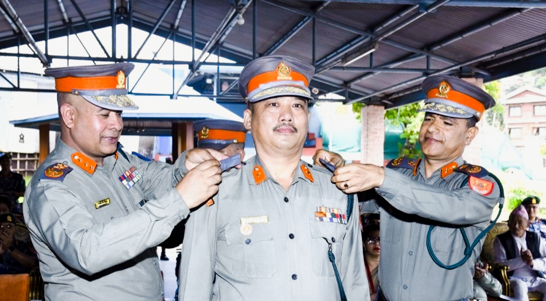 सशस्त्र प्रहरीको एआईजी पदमा बढुवा भएका गणेश बहादुर ठाडा मगरलाई दर्ज्यानी चिह्न प्रदान  