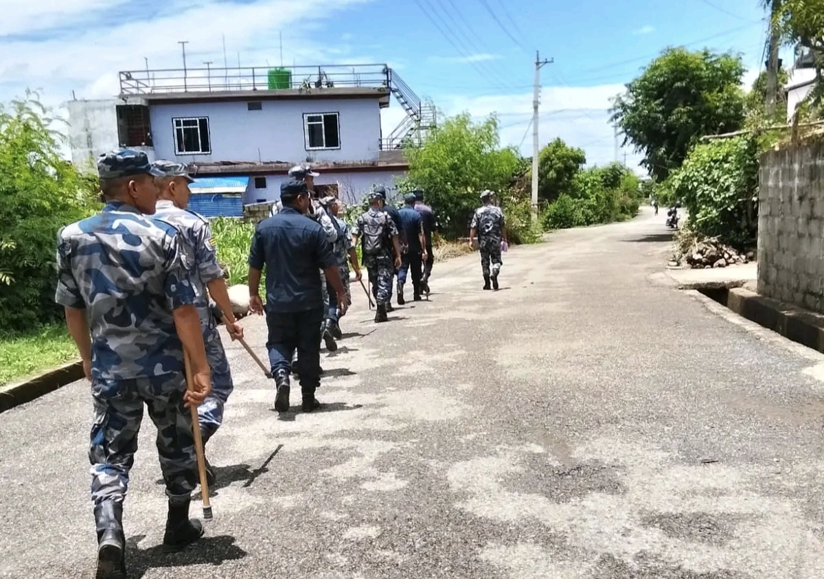 ईप्रका भालुवाङ र सशस्त्र प्रहरी भालुवाङको संयुक्त रुपमा नियमित गस्ती