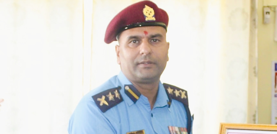 घुस लिएको आरोप लागेका सप्तरीका एसपी खतिवडा हेट्क्वाटरमा तानिए,केसीलाई जिम्मेवारी