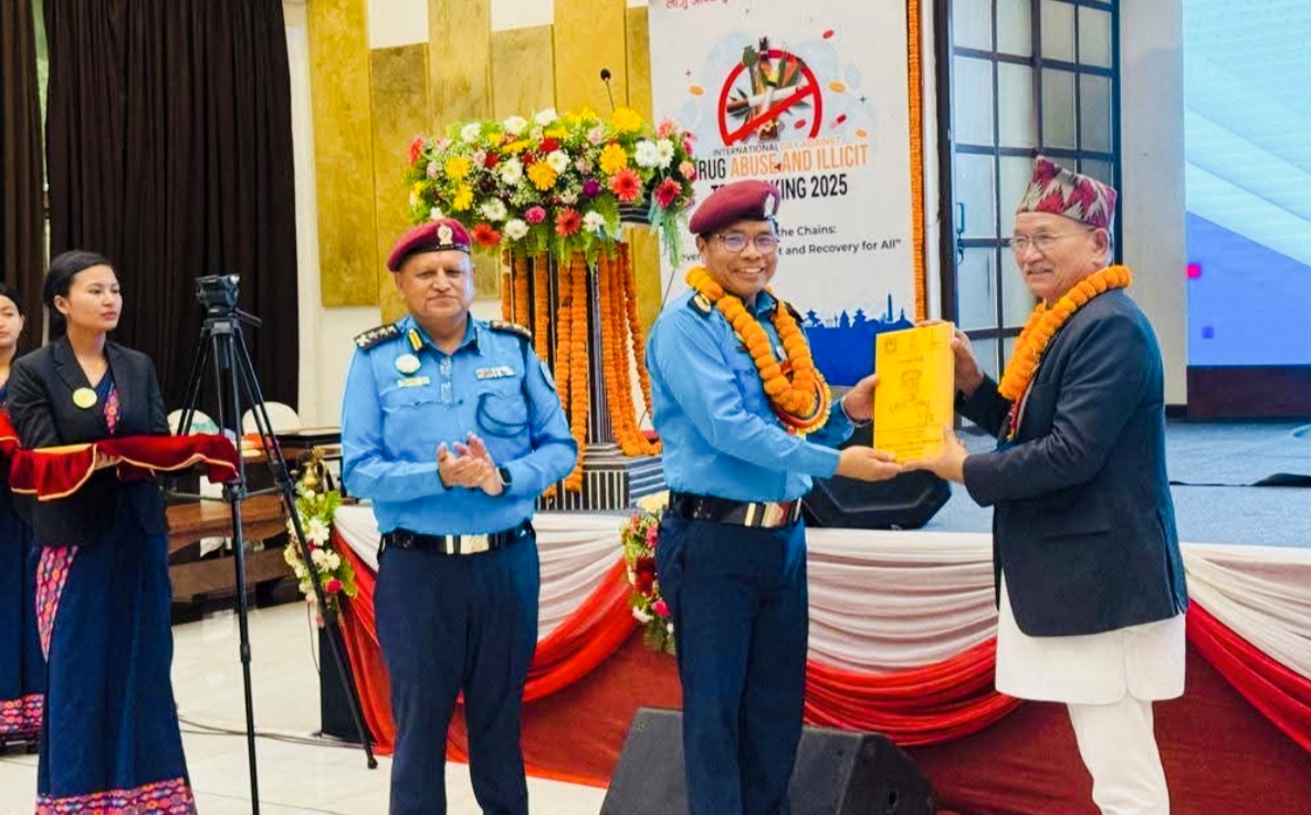 ललितपुर प्रहरीद्वारा जिल्ला भरि लागुऔषध दुर्व्यसनरहित घर अभियान बिहीबारदेखि सुरु