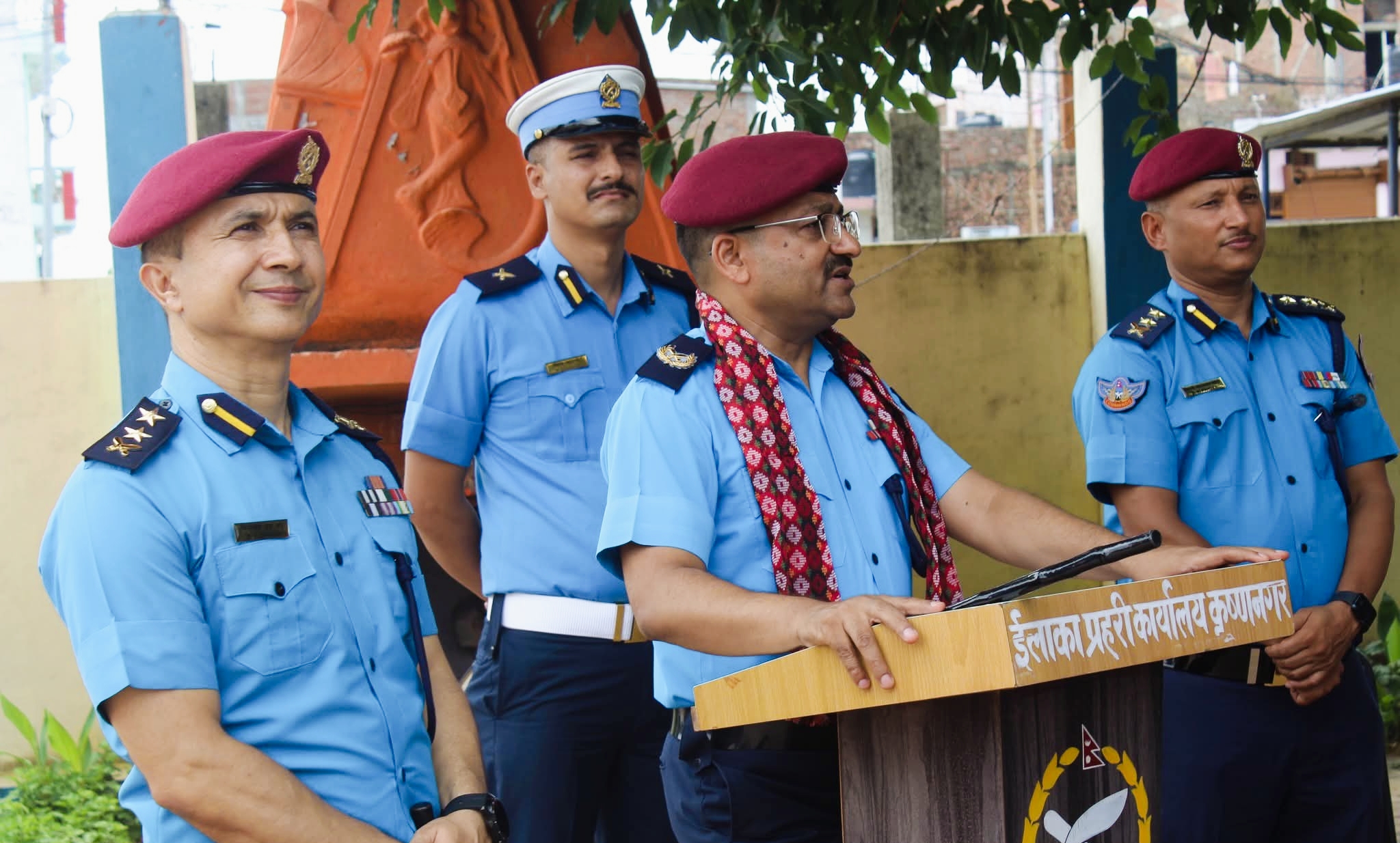 लुम्बिनी प्रदेश डिआईजी राजेन्द्रप्रसाद भट्टद्वारा कपिलवस्तु जिल्लाको प्रहरी कार्यालयको निरीक्षण,