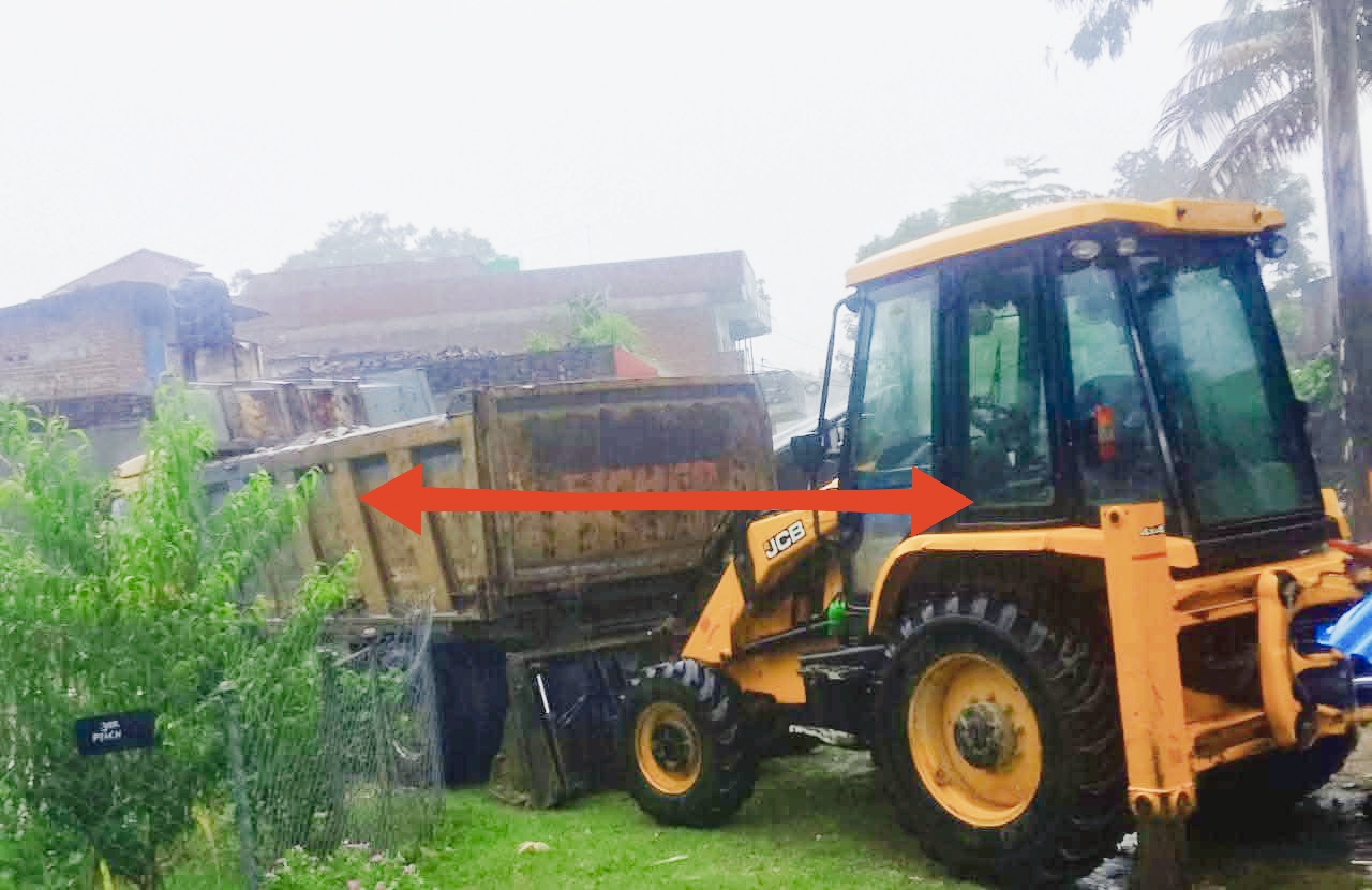 ईप्रका भालुवाङले अबैध रुपमा नदिजन्य उत्खनन गर्ने जेसिबी र टिप्पर पक्राउ,