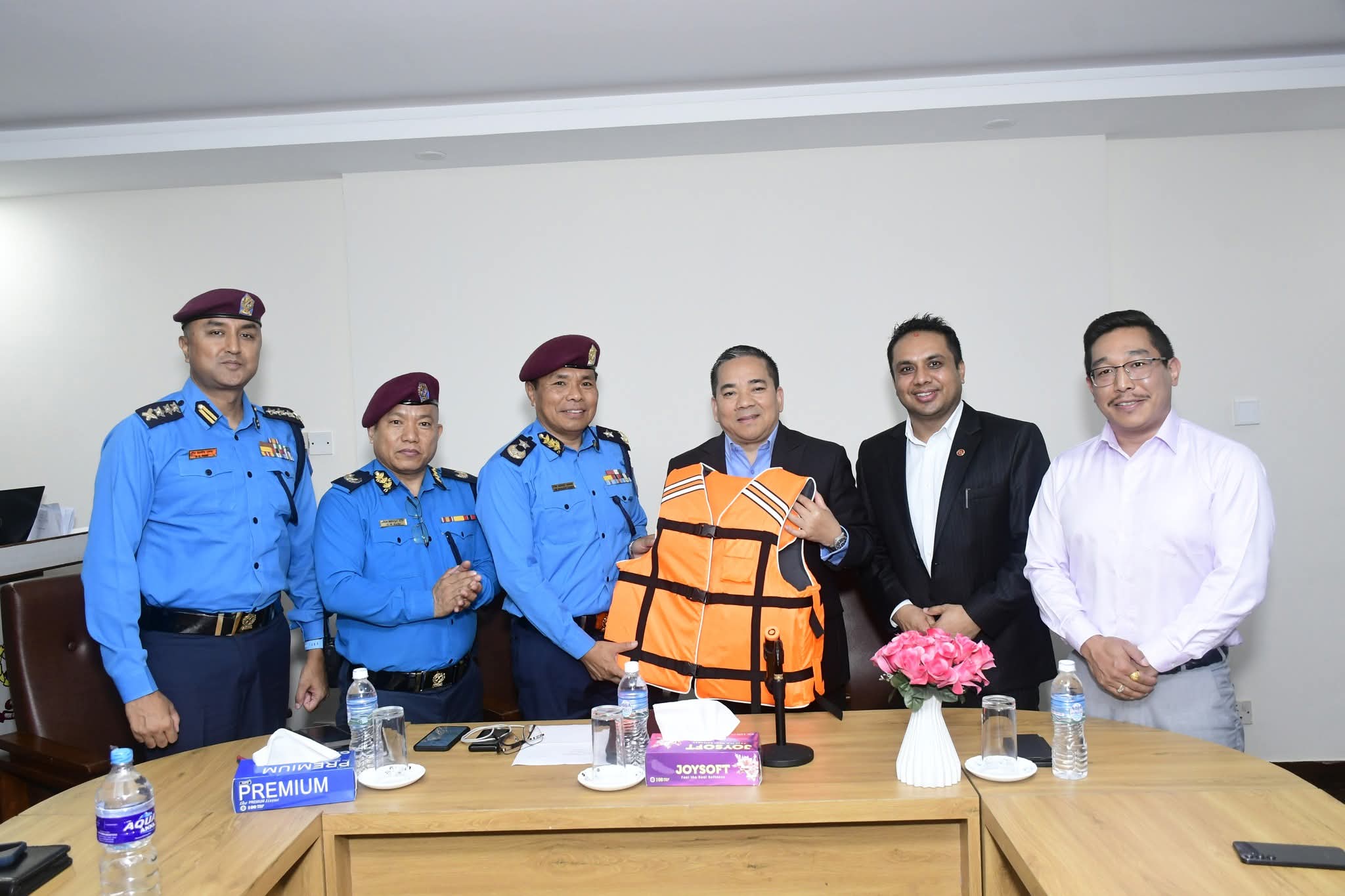 मनसुनजन्य विपद्को लागी तयारी अभियान अन्तर्गत लाईफ ज्याकेट हस्तान्तरण कार्यक्रम सम्पन्न 