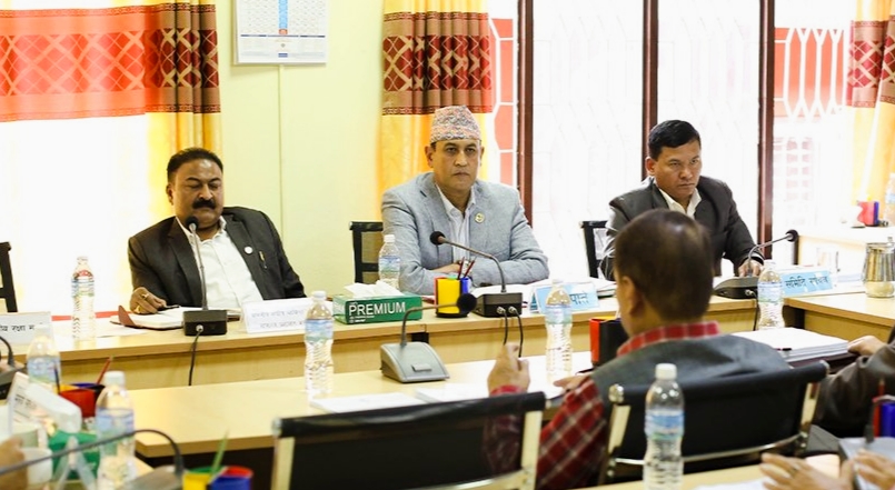 नेकपा एमालेले राज्यव्यवस्था तथा सुशासन समितिका सभापति रामहरिको राजीनामा माग्यो