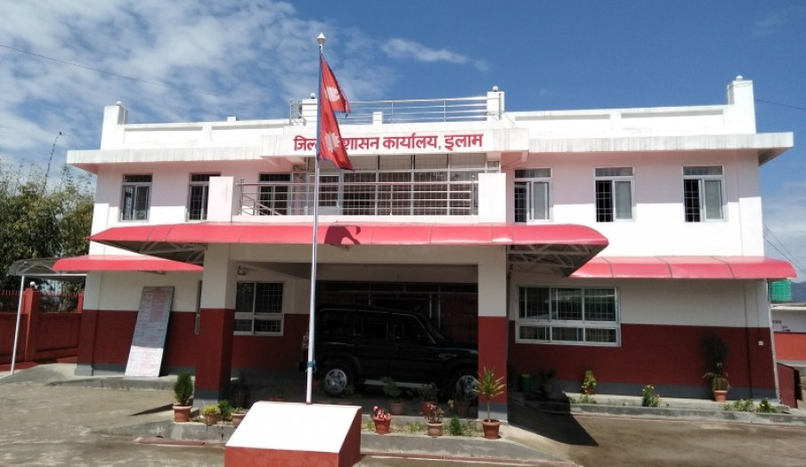 इलामका १०२ जनाले आमाको नामबाट नेपाली नागरिकताको प्रमाणपत्र प्राप्त गरे,