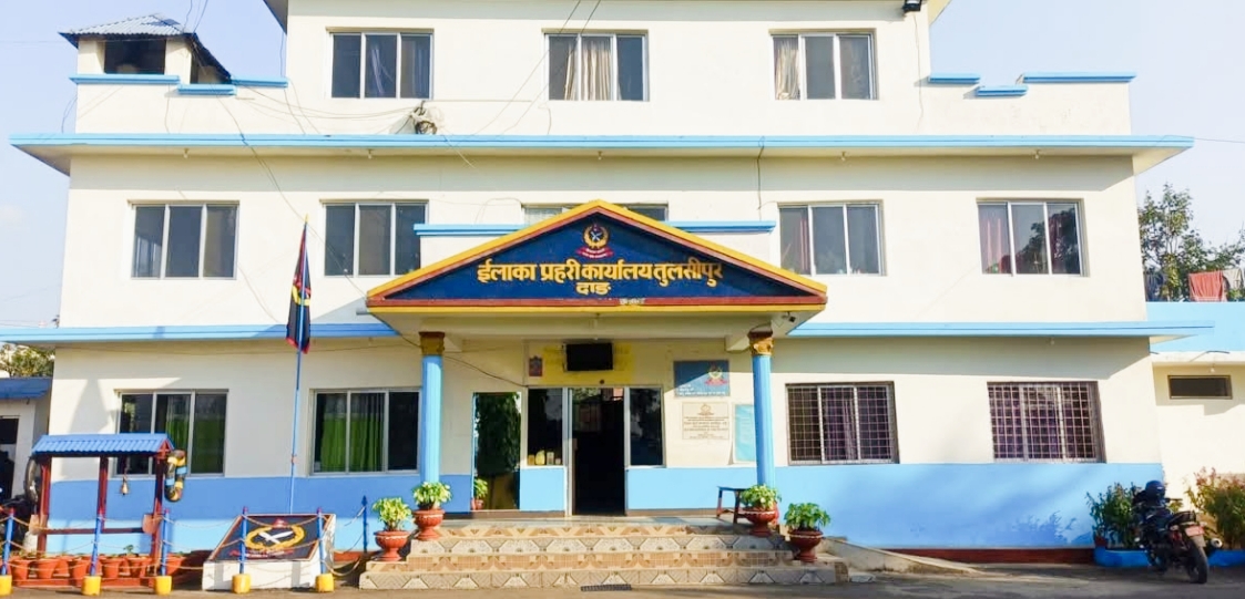 मोटरसाइकलको ठक्करबाट एक वृद्धको मृत्यु लाइसेन्स नभएको छोरालाई चलाउन दिने आमा र छोरा पक्राउ,