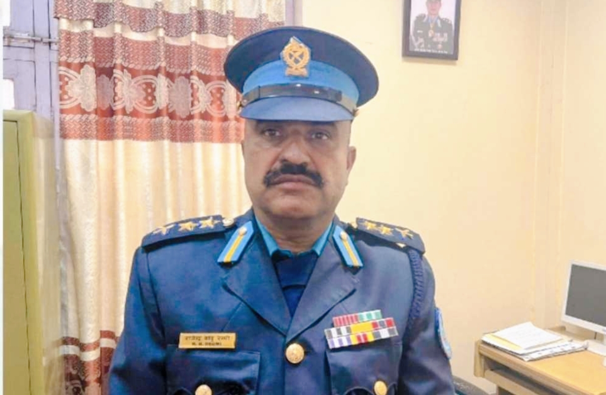 कहिले बाटो खन्दै ,कहिले नाच्दै हिडेर जिल्लाको शान्ति सुरक्षा कहिले हुन्छ? पुर्वएसपी राजेन्द्रबाबू रेग्मी