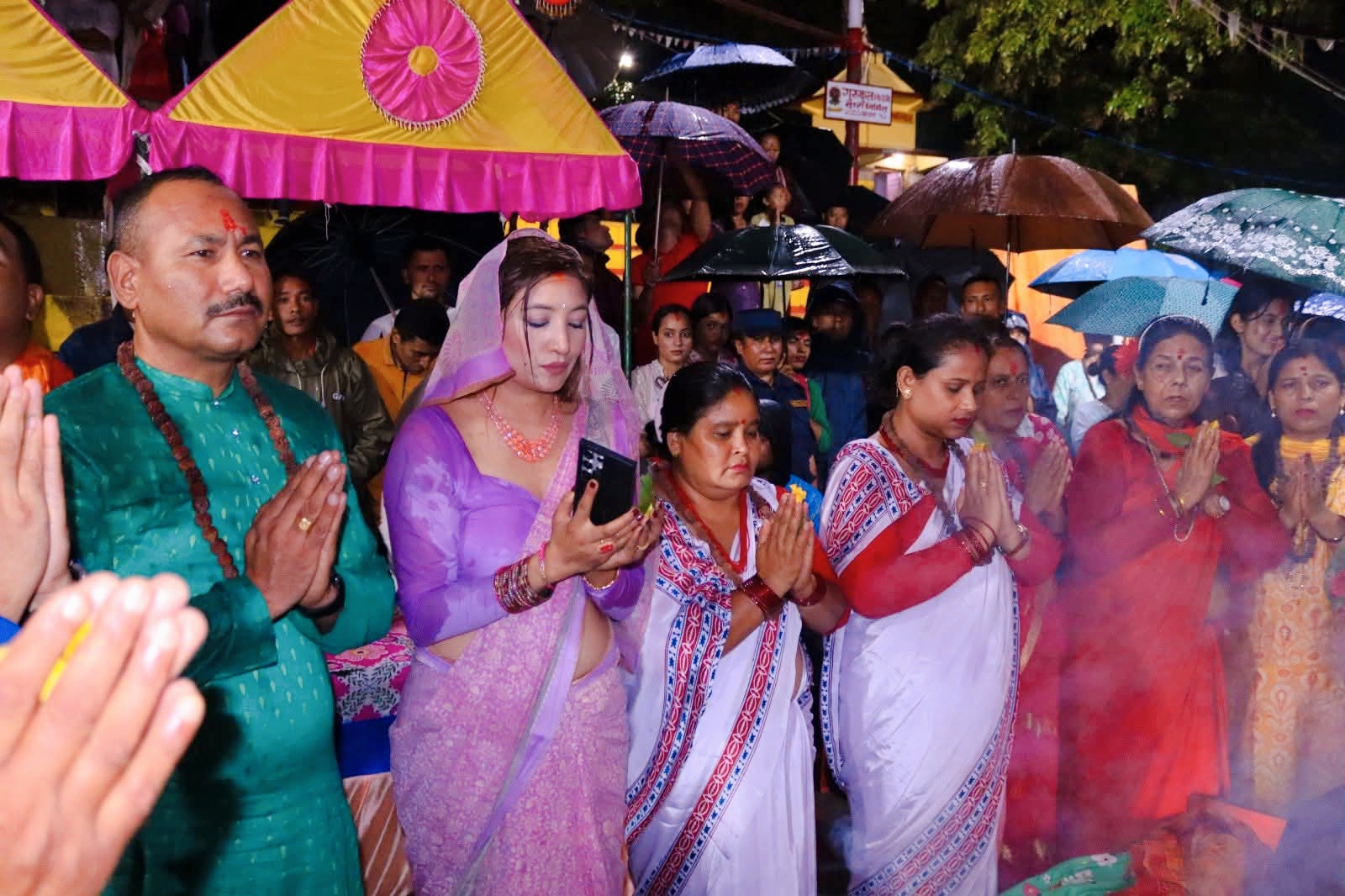 नेपाल प्रहरी श्रीमती संघको ४१ औँ वार्षिकोत्सव अवसरमा दाङ प्रहरी र जिल्ला ट्राफिकको सयुक्त आरती