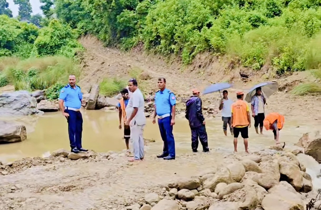 लमही-घोराही सडक खण्ड मसोट खोलामा वैकल्पिक बाटो डाइभर्सन निर्माण गरी सञ्चालनमा,