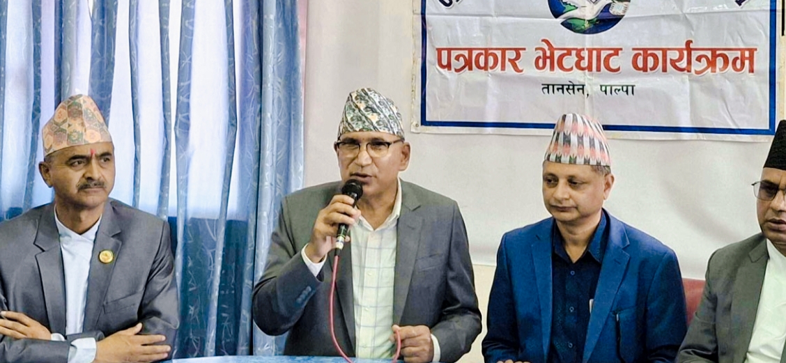 अर्थमन्त्री एवं एमालेका उपाध्यक्ष विष्णु पौडेलले रास्वपा,राप्रपा, राजाबादी भविष्य नभएको बताए,