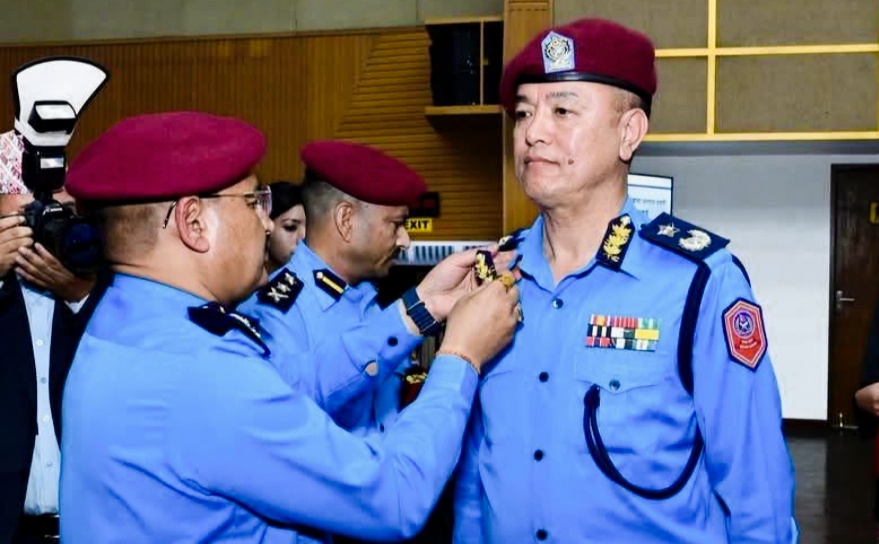 सरकारले नेपाल प्रहरीको ३२ औ आईजिपीमा चन्द्रकुवेर खापुङलाई भदौ १९ गतेदेखि नियुक्त,