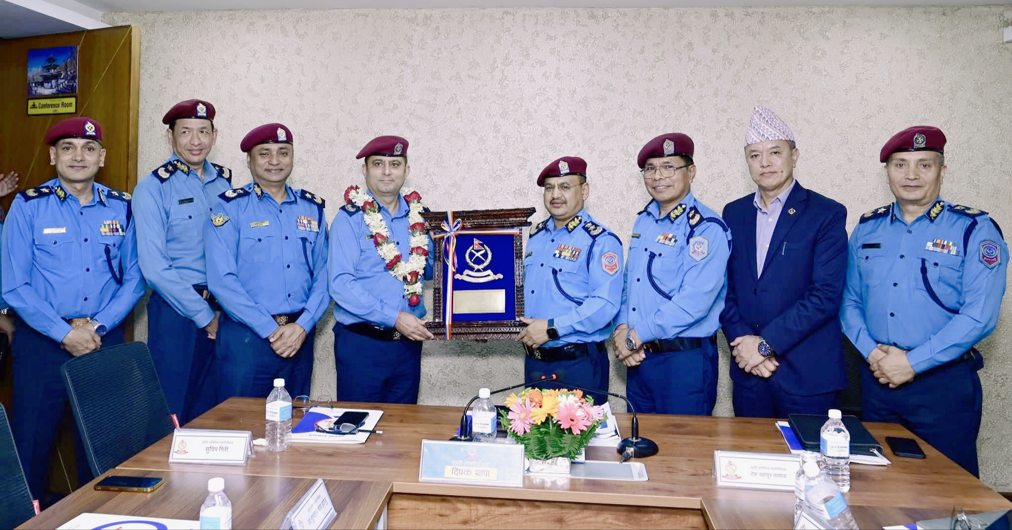 नेपाल प्रहरीका एआईजी कृष्णहरि शर्मा पोखरेल उमेरहदका कारण अवकाश भए,