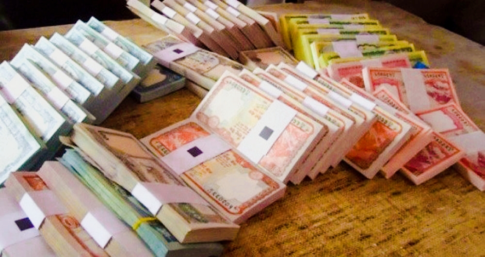 दशैमा नयाँ नोट बाँड्दै आएको नेपाल राष्ट्र बैंकले यस पटक सुकिला नोट मात्र बाँड्ने तयारी,