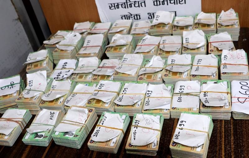 सवारी लाइसेन्सको परीक्षा उत्तीर्ण नगरी घुस दिएर नक्कली लाइसेन्स लिएकाहरू बिचल्लीमा,