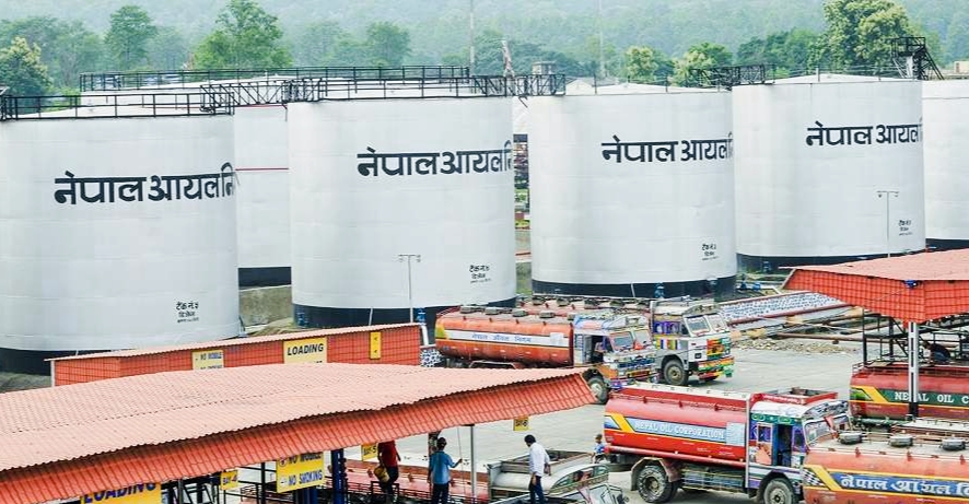 नेपाल आयल निगमले एक प्रेस विज्ञप्ति जारी गर्दै पेट्रोलियम पदार्थको मूल्य फेरि घट्यो,
