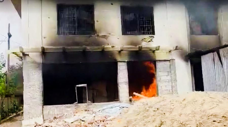 कैलाली धनगढीस्थित परराष्टमन्त्री डा. आरजु राणा देउवाको घरमा आगजनी तोडफोड
