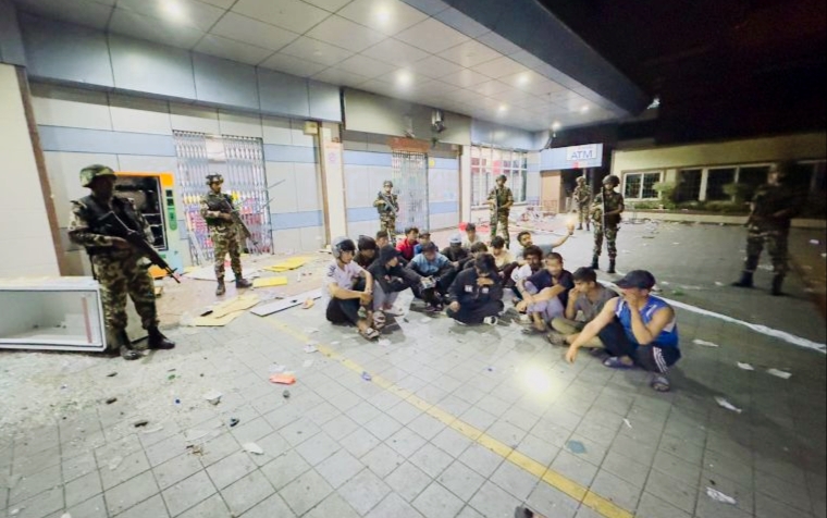 नेपाली सेनाले काठमाडौं र भक्तपुरका विभिन्न स्थानहरूबाट लुटपाट गर्ने २६ जना पक्राउ,