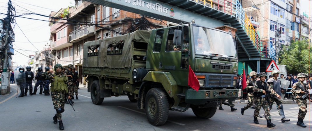 आन्दोलन उग्र रूप लिएपछि नेपाली सेनाले देशभर बिहानैदेखि सुरक्षा दिन सडकमा तैनाथ